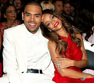 Rihanna-chris-brown-grammys-2013