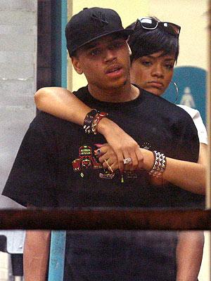 chris brown beats rihanna story