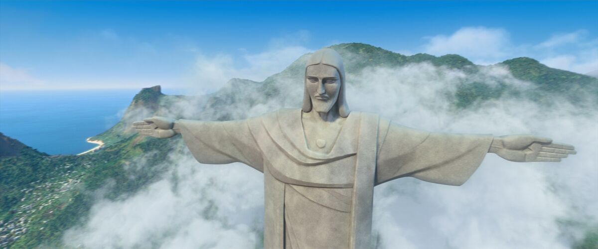 christ the redeemer statue fog