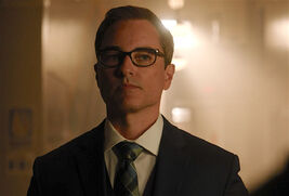 Riverdale-season-4-episode-2-principal-mr-honey-kerr-smith