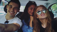 Peter Bundic avec Adeline Rudolph (Agatha) et Abigail Cowen (Dorcas).