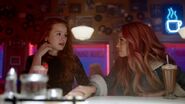 2x14-21 The-Hills-Have-Eyes Cheryl and Toni