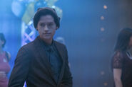 RD-Promo-1x11-To-Riverdale-and-Back-Again-14-Jughead