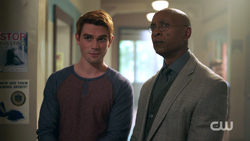 RD-Caps-2x03-The-Watcher-in-the-Woods-75-Archie-Mr.-Waldo-Weatherbee