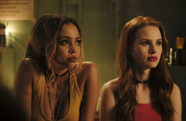 RD-Promo-3x05-Chapter-Forty-The-Great-Escape-02-Toni-and-Cheryl