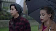 2x20-19 Shadow-of-a-Doubt Jughead and Betty