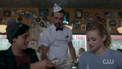 RD-Caps-2x08-House-of-the-Devil-63-Jughead-FP-Betty