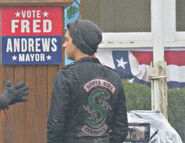 Jughead et "Andrews for Mayor" ?