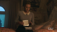RD-Caps-2x09-Silent-Night-Deadly-Night-64-Betty