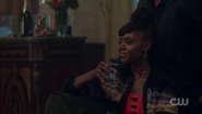 RD-Caps-2x05-When-a-Stranger-Calls-77-Josie