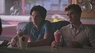 RD-Caps-3x01-Labor-Day-36-Jughead-Archie