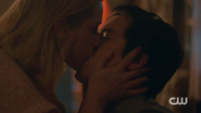 RD-Caps-2x12-The-Wicked-and-The-Divine-120-Betty-Jughead-kiss