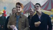2x11 The-Wrestler Fred, Archie, Sheriff, Kevin