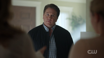 Hal Cooper (Lochlyn Munro)