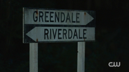 RD-Caps-2x07-Tales-from-the-Darkside-33-Greendale-Riverdale-sign