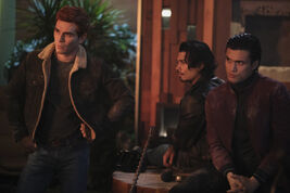 RD-Promo-5x11-06-Archie-Fangs-Fogarty-Reggie