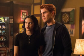 RD-Promo-4x13-The-Ides-of-March-05-Veronica-Archie
