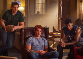 RD-Promo-4x03-Chapter-Sixty-Dog-Day-Afternoon-01-Kevin-Archie-Mad Dog
