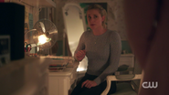 RD-Caps-2x08-House-of-the-Devil-98-Betty