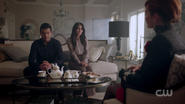 RD-Caps-2x06-Death-Proof-12-Hiram-Hermione-Penelope