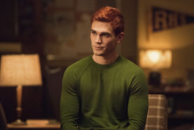 RD-Promo-5x05-Homecoming-01-Archie