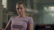 RD-Caps-2x01-A-Kiss-Before-Dying-21-Betty