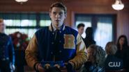 Staffel 1 Episode 5 Herz in der Finsternis Archie bei Jason's Trauerfeier