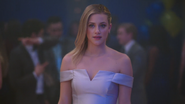 Season 1 Episode 11 To Riverdale And Back Again Betty (9)