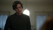 Season 1 Episode 9 La Grande Illusion Jughead (2)