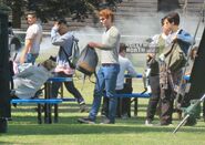 Tournage sur le banc devant le lycée