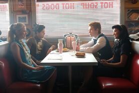 Riverdale-2x02-2