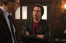 RD-Promo-4x16-The-Locked-Room-10-Jughead-DuPont-Stonewall