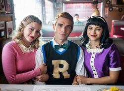 RD-Promo-6x05-The-Jughead-Paradox-01-Betty-Archie-Veronica