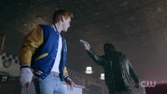 RD-Caps-2x01-A-Kiss-Before-Dying-114-Archie-Black-Hood.png (1.11 MB)