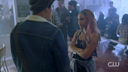 RD-Caps-2x03-The-Watcher-in-the-Woods-30-Jughead-Toni