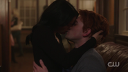 RD-Caps-2x08-House-of-the-Devil-02-Veronica-Archie-kissing