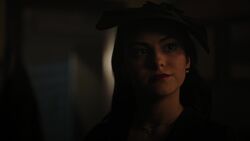 RD-Caps-3x11-The-Red-Dahlia-110-Veronica