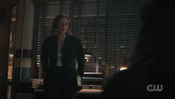 Betty confides in Drake