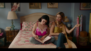 KK-Caps-1x05-Song-for-a-Winters-Night-63-Katy-Pepper