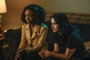 RD-Promo-3x18-Jawbreaker-02-Josie-Veronica.jpg (925 KB)