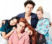 RD-S4-Comic-Con-Portraits-2019-Camila-KJ-Madelaine-Cole-Lili.jpg (172 KB)