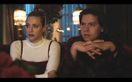 RD-Promo-4x18-Lynchian-51-Betty-Jughead.jpg (90 KB)