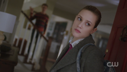 RD-Caps-2x14-The-Hills-Have-Eyes-03-Betty