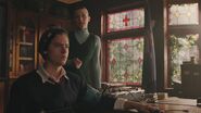 RD-Caps-4x13-The-Ides-of-March-48-Jughead-Betty.jpg (195 KB)