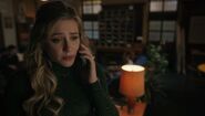 RD-Caps-6x05-The-Jughead-Paradox-24-Betty