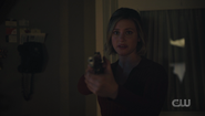 RD-Caps-6x17-American-Psychos-107-Betty