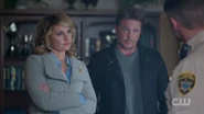 RD-Caps-2x03-The-Watcher-in-the-Woods-72-Alice-Hal.png (1.08 MB)