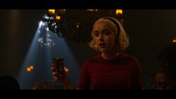 CAOS-Caps-3x06-All-of-them-Witches-92-Sabrina