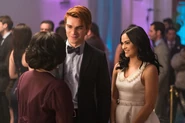 RD-Promo-2x12-The-Wicked-and-The-Divine-01-Archie-Veronica.jpg (967 KB)