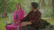 RD-Caps-7x20-Goodbye-Riverdale-157-Betty-Jughead